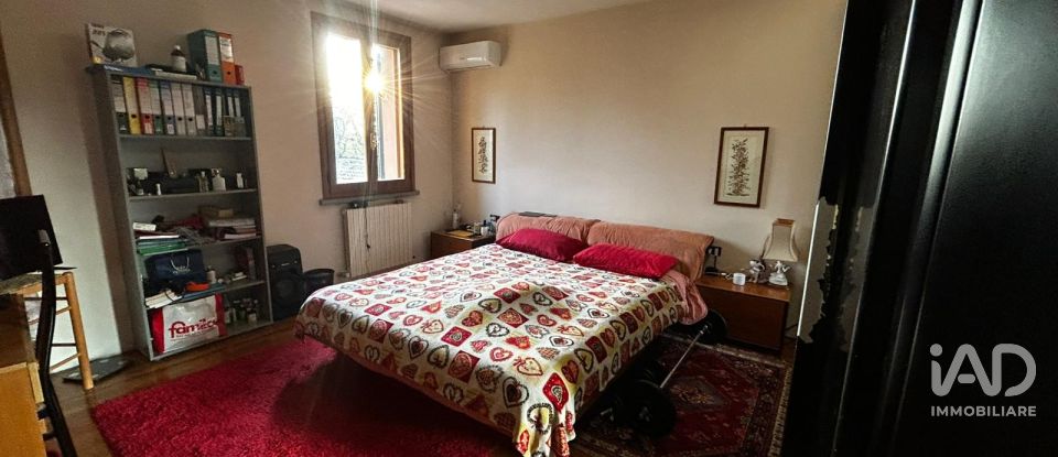 Casale 5 locali di 480 m² in Mirandola (41037)