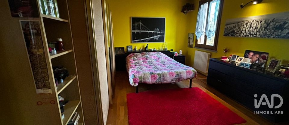 Casale 5 locali di 480 m² in Mirandola (41037)