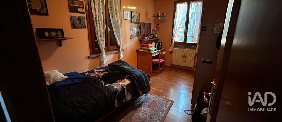 Casale 5 locali di 480 m² in Mirandola (41037)