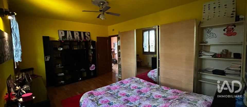 Casale 5 locali di 480 m² in Mirandola (41037)