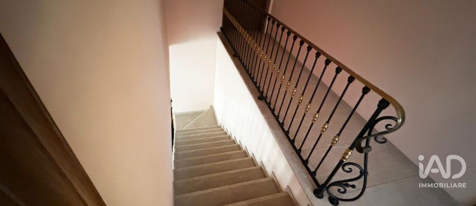 Casale 5 locali di 480 m² in Mirandola (41037)