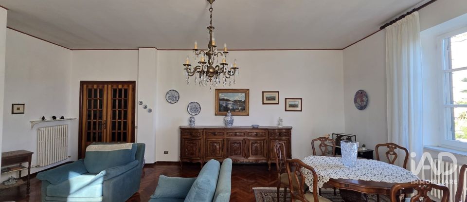 Apartment 6 rooms of 159 m² in Savona (17100)