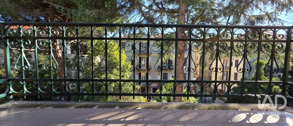 Apartment 6 rooms of 159 m² in Savona (17100)