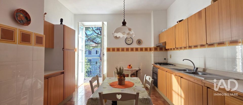 Apartment 6 rooms of 159 m² in Savona (17100)