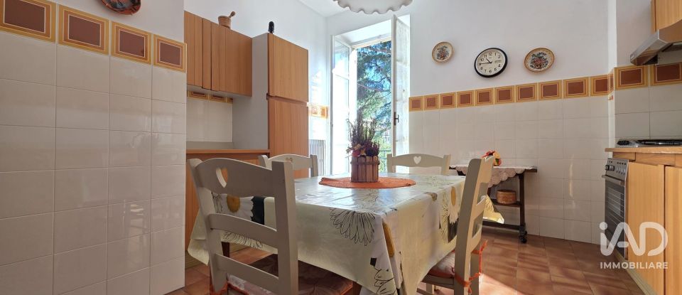 Apartment 6 rooms of 159 m² in Savona (17100)