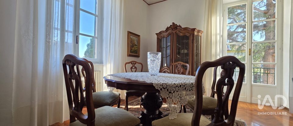 Apartment 6 rooms of 159 m² in Savona (17100)