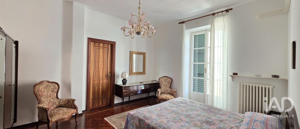 Apartment 6 rooms of 159 m² in Savona (17100)