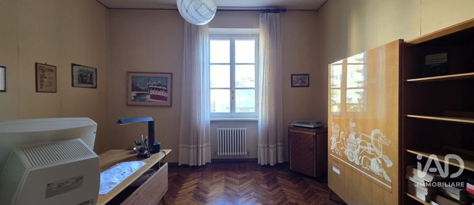 Apartment 6 rooms of 159 m² in Savona (17100)