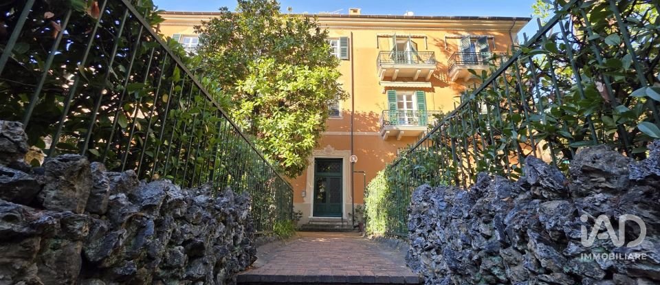 Apartment 6 rooms of 159 m² in Savona (17100)