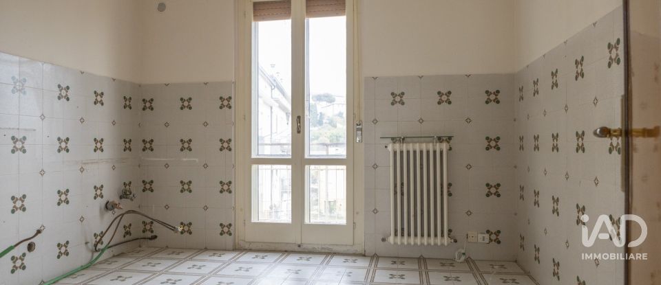 Appartamento 7 locali di 104 m² a Loreto (60025)
