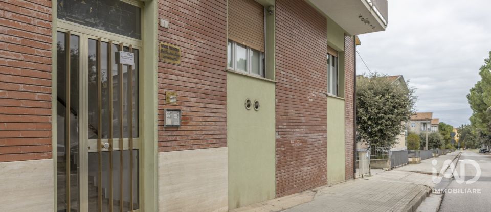 Appartamento 7 locali di 104 m² a Loreto (60025)