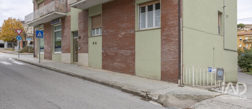 Appartamento 7 locali di 104 m² a Loreto (60025)