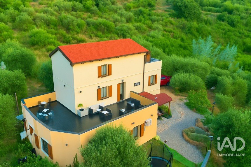 House 5 rooms of 260 m² in Seborga (18012)