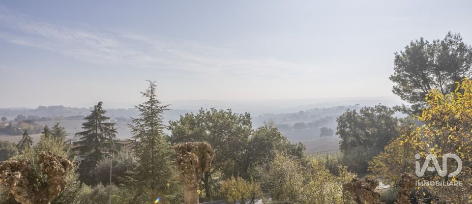 Appartamento 6 locali di 135 m² a Filottrano (60024)