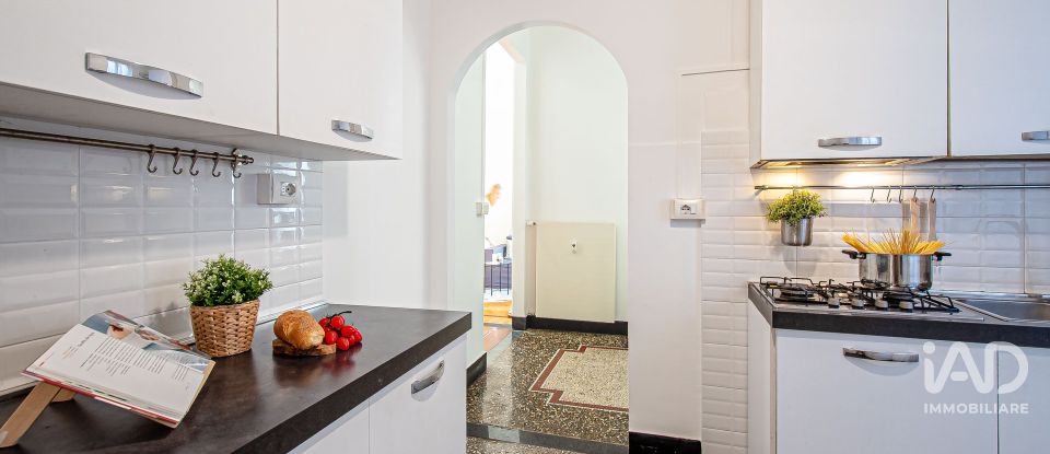 Apartment 8 rooms of 128 m² in Genova (16122)
