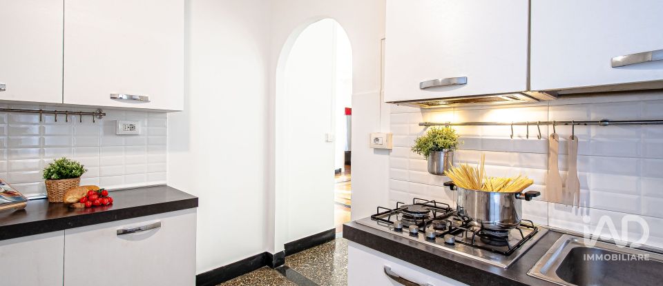 Apartment 8 rooms of 128 m² in Genova (16122)