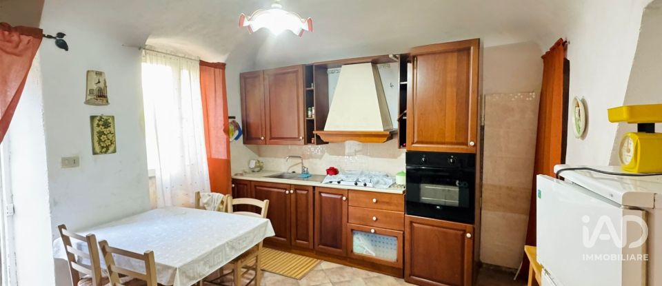 Appartamento 8 locali di 129 m² a Bardineto (17057)