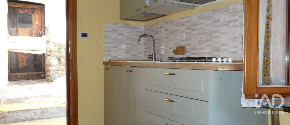 Casa indipendente / Villa 6 locali di 86 m² in Ronco Canavese (10080)