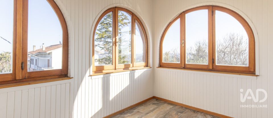 Appartamento 6 locali di 194 m² a Castelfidardo (60022)