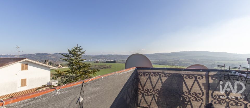 Appartamento 6 locali di 194 m² a Castelfidardo (60022)