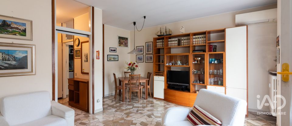 Three-room apartment of 110 m² in Milano (20127)