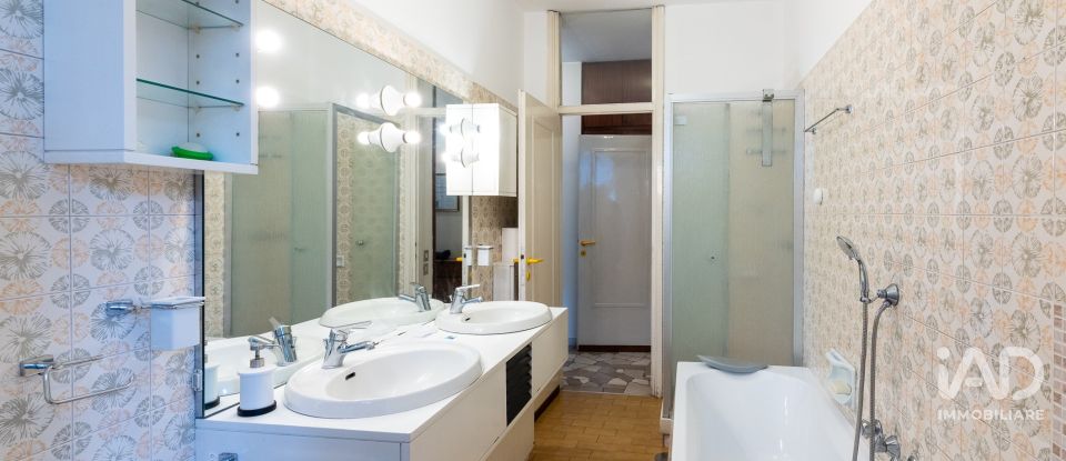 Three-room apartment of 110 m² in Milano (20127)