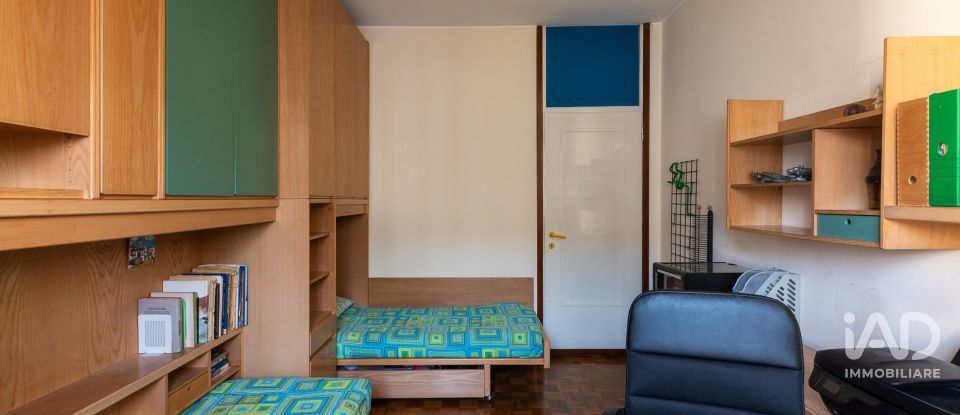 Three-room apartment of 110 m² in Milano (20127)