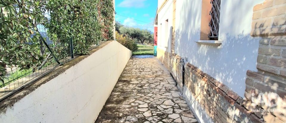 Casa indipendente / Villa 7 locali di 258 m² in Pianella (65019)