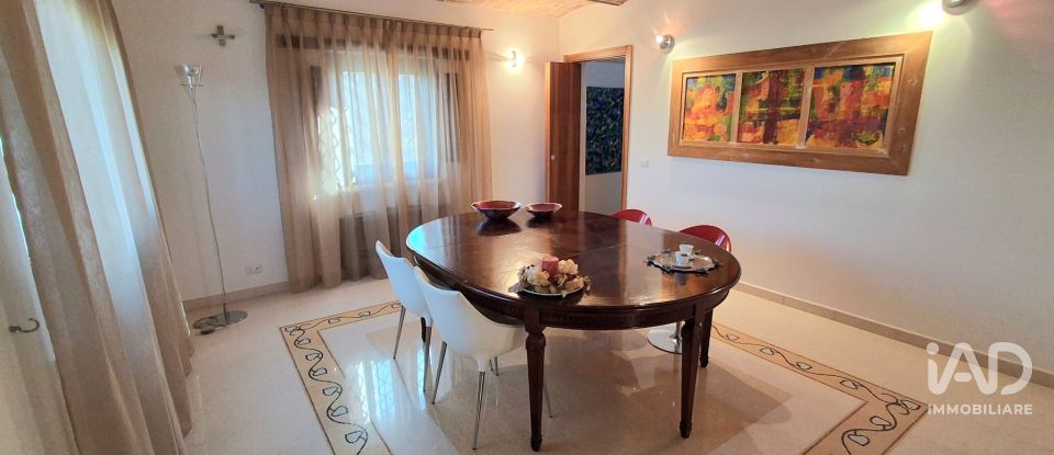 Casa indipendente / Villa 7 locali di 258 m² in Pianella (65019)