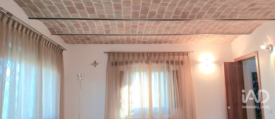 Casa indipendente / Villa 7 locali di 258 m² in Pianella (65019)