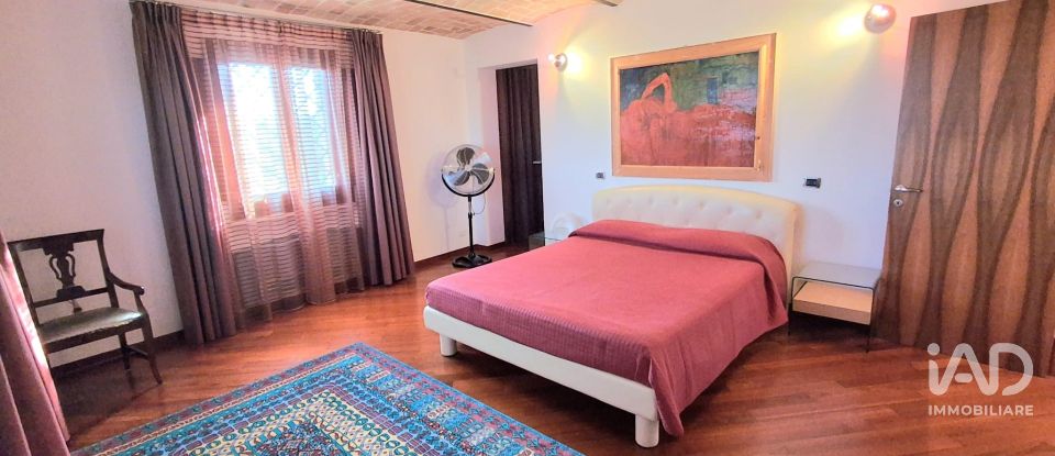 Casa indipendente / Villa 7 locali di 258 m² in Pianella (65019)