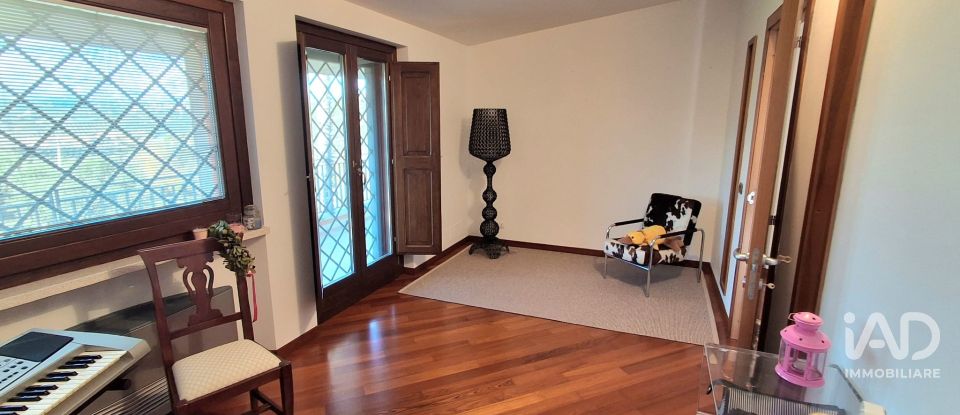 Casa indipendente / Villa 7 locali di 258 m² in Pianella (65019)