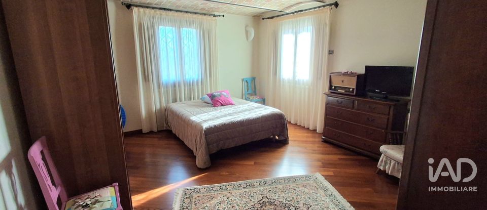 Casa indipendente / Villa 7 locali di 258 m² in Pianella (65019)