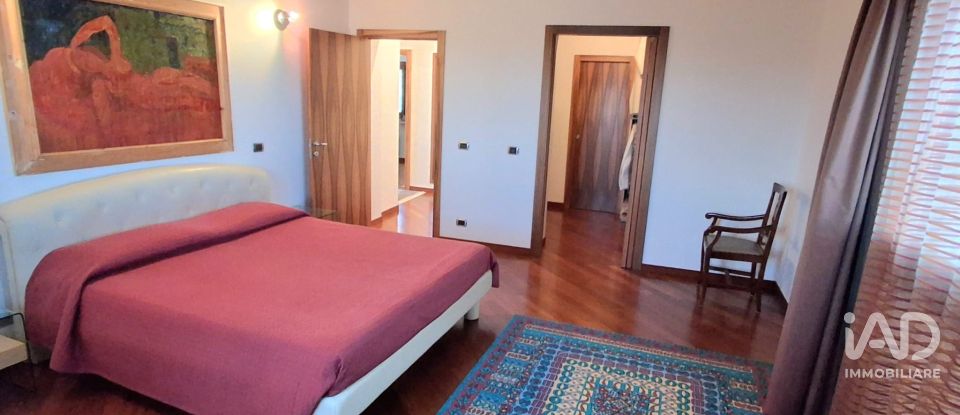 Casa indipendente / Villa 7 locali di 258 m² in Pianella (65019)