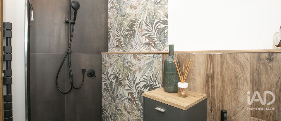 Apartment 6 rooms of 85 m² in Genova (16134)