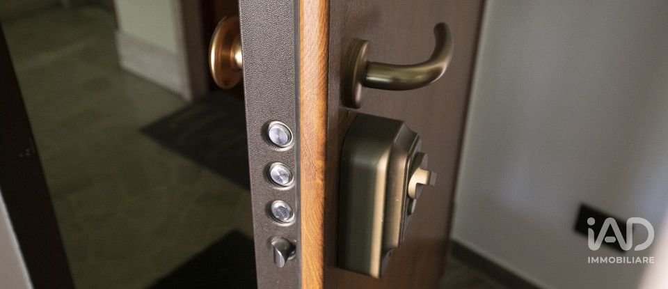 Apartment 6 rooms of 85 m² in Genova (16134)