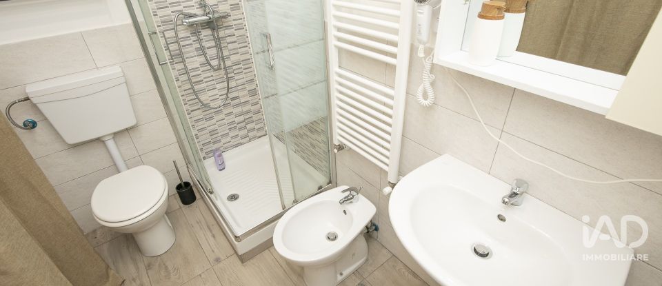 Apartment 7 rooms of 80 m² in Genova (16126)