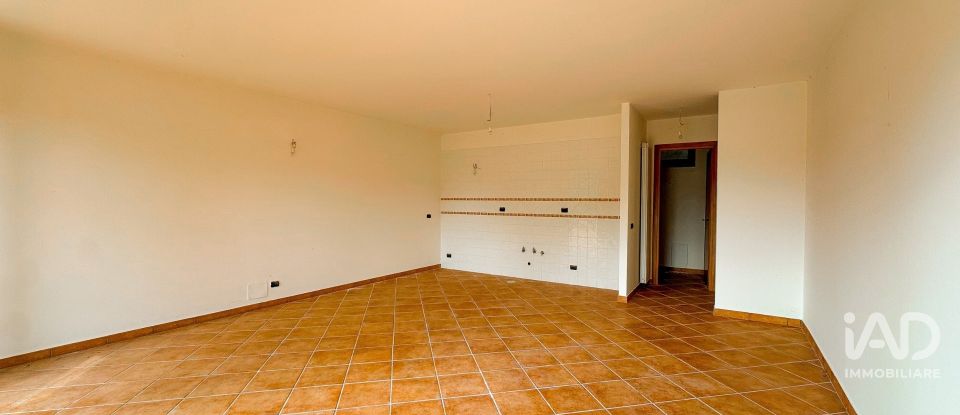 Casale 4 locali di 210 m² in Bettona (06084)