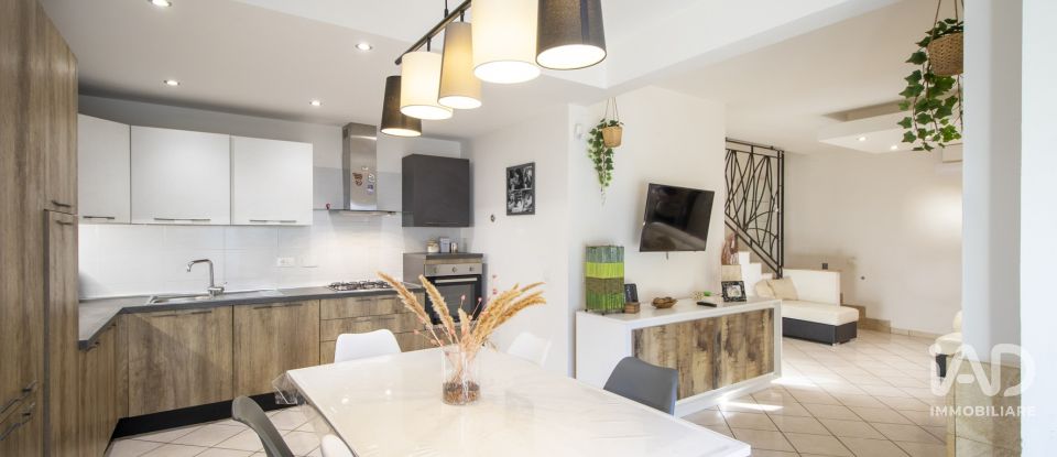 Casa indipendente / Villa 6 locali di 102 m² in Anzio (00042)