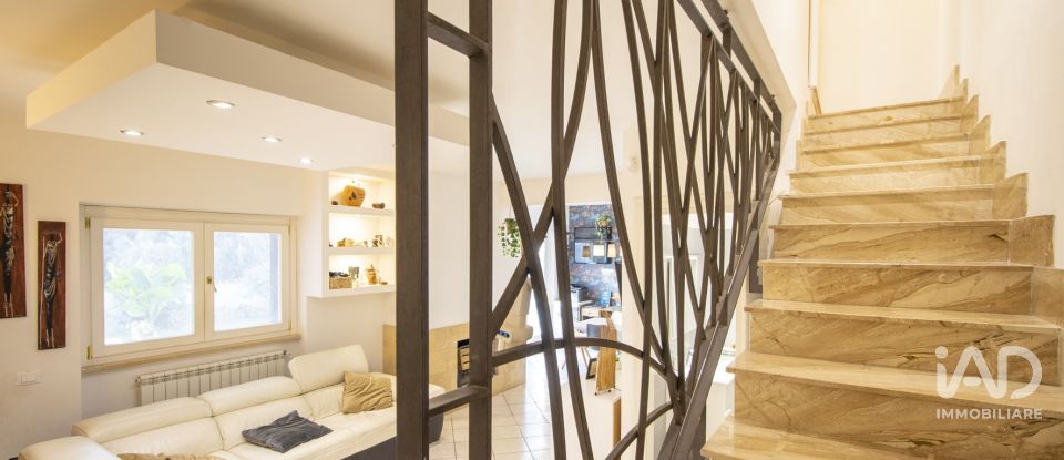 Casa indipendente / Villa 6 locali di 102 m² in Anzio (00042)