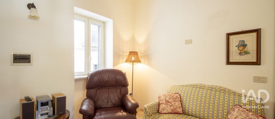 Appartamento 8 locali di 121 m² a Itri (04020)