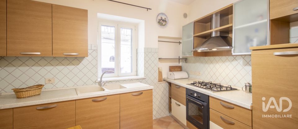 Appartamento 8 locali di 121 m² a Itri (04020)