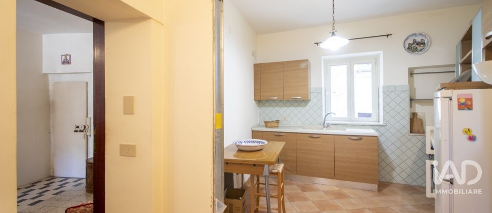 Appartamento 8 locali di 121 m² a Itri (04020)