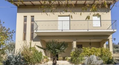 Casa indipendente 5 locali di 223 m² in Montecosaro (62010)