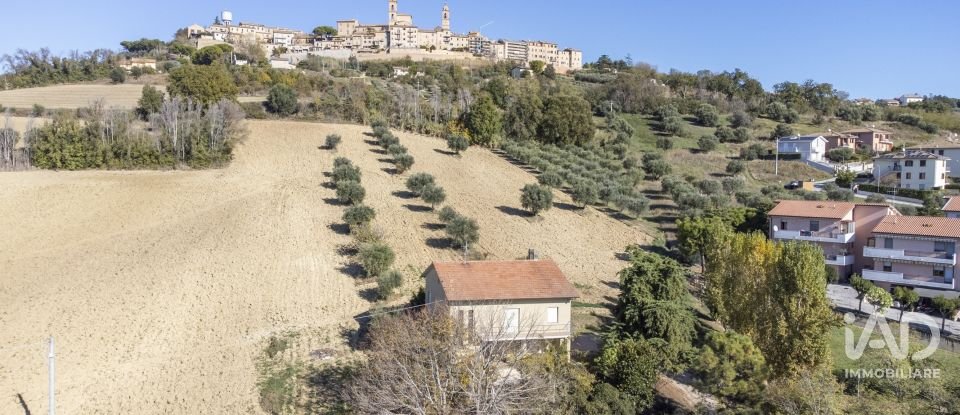 Casa indipendente 5 locali di 223 m² in Montecosaro (62010)