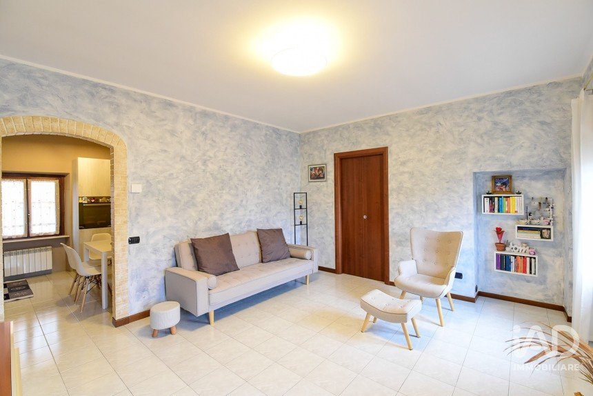 Three-room apartment of 81 m² in Meda (20821)