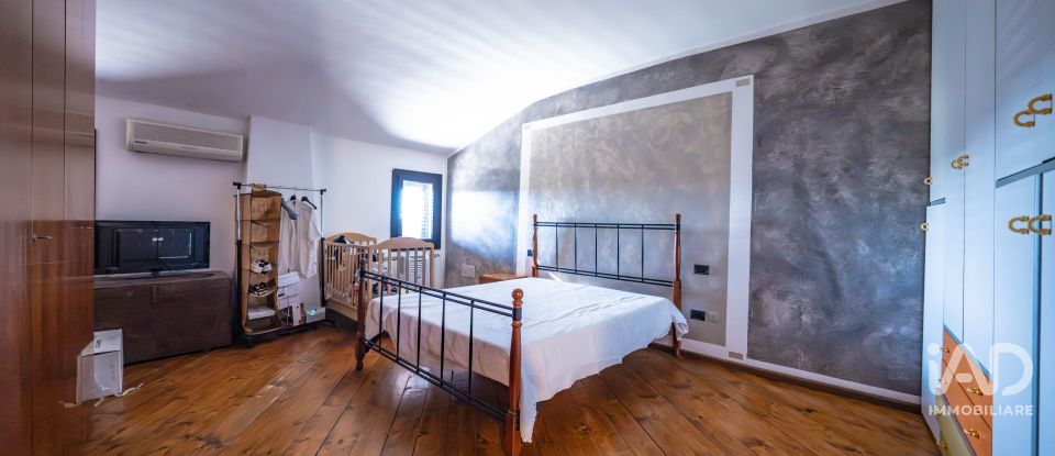 Casa indipendente 5 locali di 420 m² in Argenta (44048)