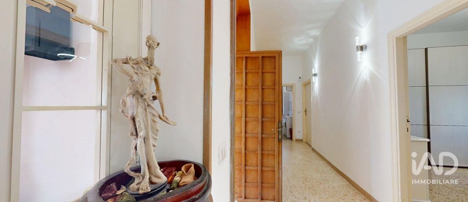 House 6 rooms of 220 m² in Foligno (06034)