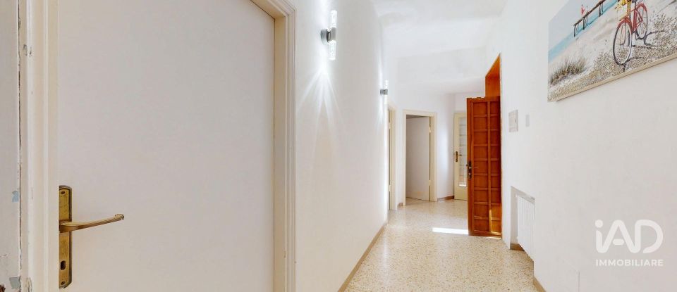 House 6 rooms of 220 m² in Foligno (06034)