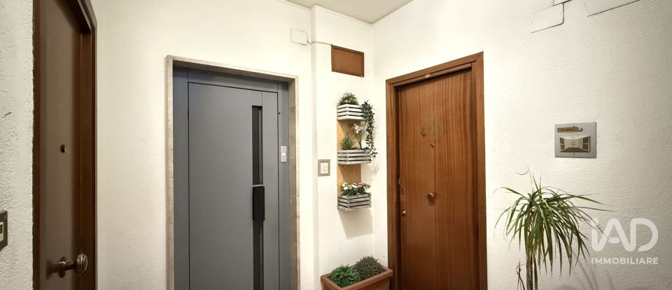 Three-room apartment of 81 m² in Palermo (90135)